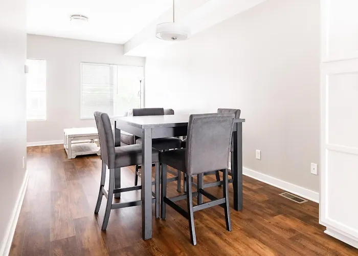 Luxury Downtown Townhome Unit 5